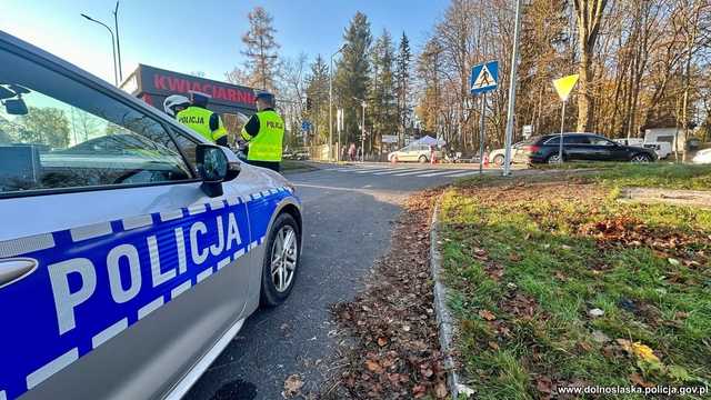 Dolnośląska Policja podsumowała „Wszystkich Świętych 2024”: blisko 6 tysięcy interwencji i 144 nietrzeźwych kierowców!
