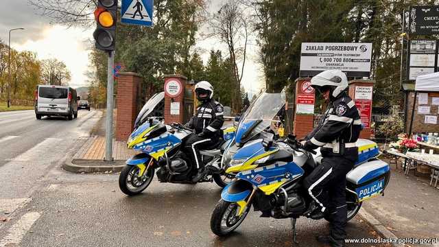 Dolnośląska Policja podsumowała „Wszystkich Świętych 2024”: blisko 6 tysięcy interwencji i 144 nietrzeźwych kierowców!