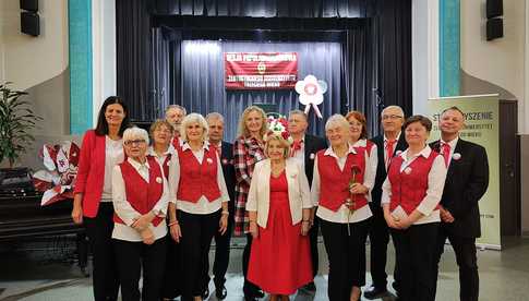 [FOTO] Seniorzy i młodzież dla Niepodległej: Złoty Stok w duchu patriotyzmu