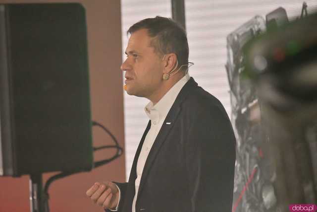 [FOTO, WIDEO] Zobaczcie, jak wygląda przyszłość maszyn rolniczych – premiera ciągnika Fendt 600 w Stoszowicach