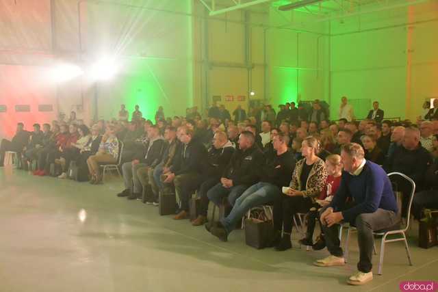 [FOTO, WIDEO] Zobaczcie, jak wygląda przyszłość maszyn rolniczych – premiera ciągnika Fendt 600 w Stoszowicach