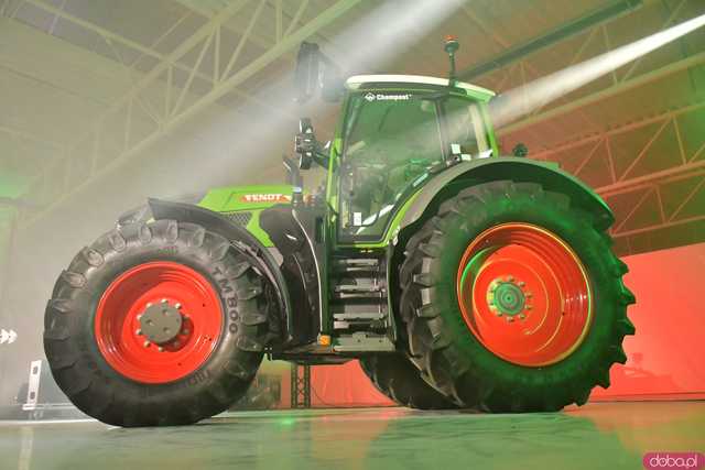 [FOTO, WIDEO] Zobaczcie, jak wygląda przyszłość maszyn rolniczych – premiera ciągnika Fendt 600 w Stoszowicach