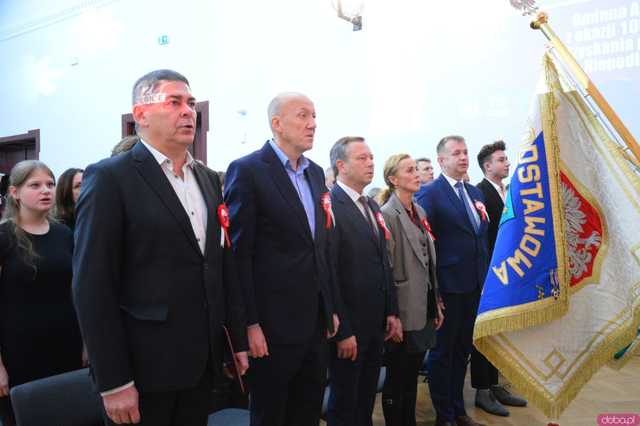 [FOTO] Zaśpiewajmy dla Niepodległej! Ziębice rozpoczęły obchody 11 listopada!