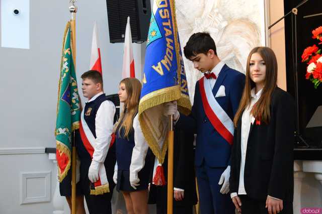 [FOTO] Zaśpiewajmy dla Niepodległej! Ziębice rozpoczęły obchody 11 listopada!