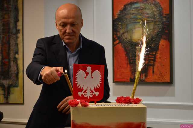 [FOTO] Zaśpiewajmy dla Niepodległej! Ziębice rozpoczęły obchody 11 listopada!