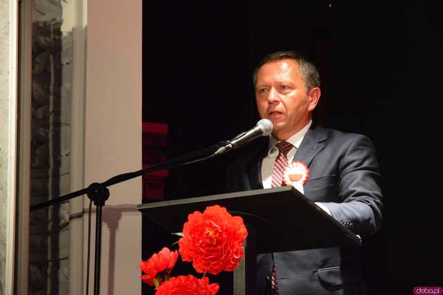 [FOTO] Zaśpiewajmy dla Niepodległej! Ziębice rozpoczęły obchody 11 listopada!