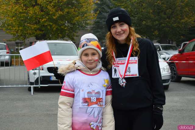 [FOTO, WIDEO] Ząbkowice Śląskie biegną dla Niepodległej – Patriotyzm na sportowo podczas 6. Biegu Niepodległości