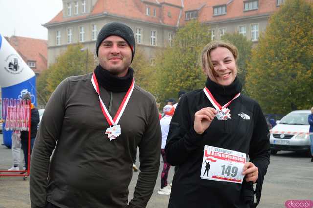 [FOTO, WIDEO] Ząbkowice Śląskie biegną dla Niepodległej – Patriotyzm na sportowo podczas 6. Biegu Niepodległości