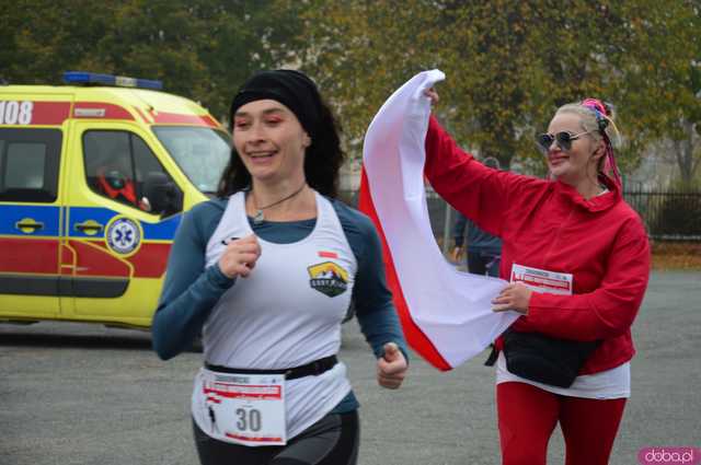 [FOTO, WIDEO] Ząbkowice Śląskie biegną dla Niepodległej – Patriotyzm na sportowo podczas 6. Biegu Niepodległości