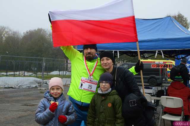 [FOTO, WIDEO] Ząbkowice Śląskie biegną dla Niepodległej – Patriotyzm na sportowo podczas 6. Biegu Niepodległości