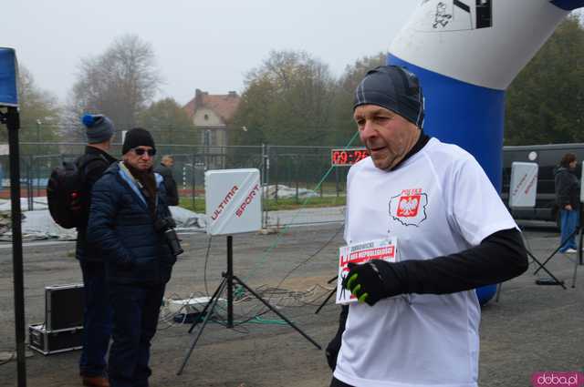 [FOTO, WIDEO] Ząbkowice Śląskie biegną dla Niepodległej – Patriotyzm na sportowo podczas 6. Biegu Niepodległości