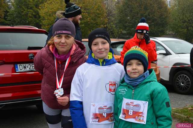 [FOTO, WIDEO] Ząbkowice Śląskie biegną dla Niepodległej – Patriotyzm na sportowo podczas 6. Biegu Niepodległości