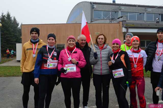 [FOTO, WIDEO] Ząbkowice Śląskie biegną dla Niepodległej – Patriotyzm na sportowo podczas 6. Biegu Niepodległości