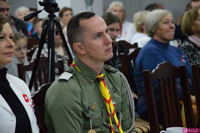 Moc pieśni patriotycznych w Świetlicy Wiejskiej w Stoszowicach 
