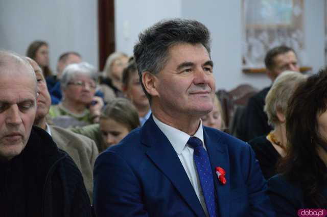 Moc pieśni patriotycznych w Świetlicy Wiejskiej w Stoszowicach 