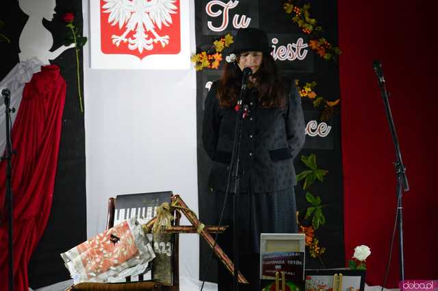 Moc pieśni patriotycznych w Świetlicy Wiejskiej w Stoszowicach 