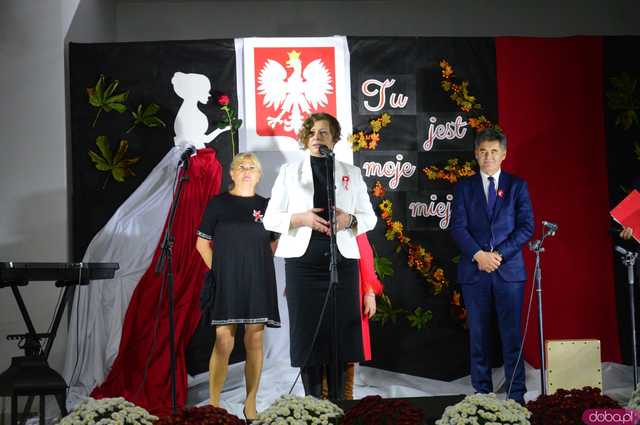 Moc pieśni patriotycznych w Świetlicy Wiejskiej w Stoszowicach 