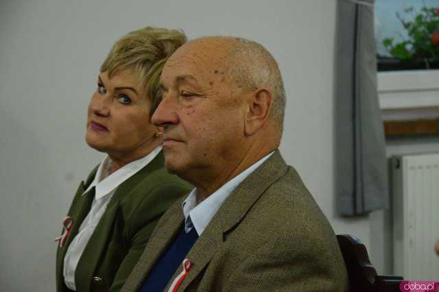 Moc pieśni patriotycznych w Świetlicy Wiejskiej w Stoszowicach 