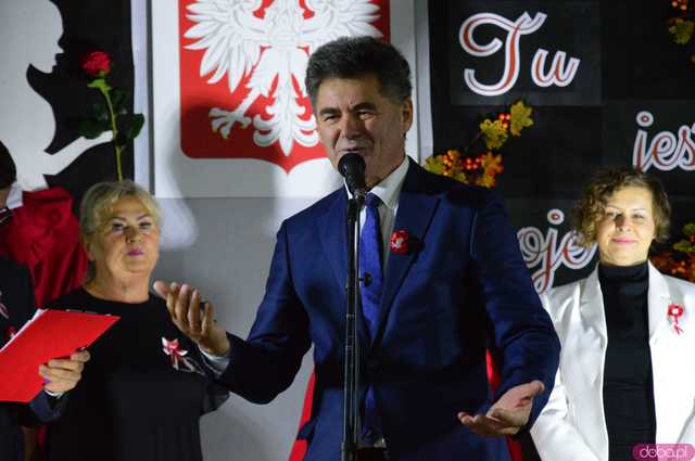 Moc pieśni patriotycznych w Świetlicy Wiejskiej w Stoszowicach 