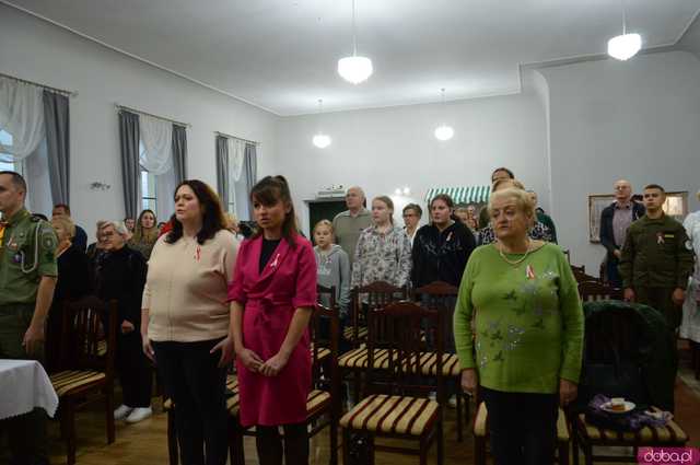 Moc pieśni patriotycznych w Świetlicy Wiejskiej w Stoszowicach 