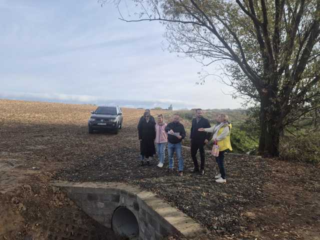 [FOTO] Prace nad konserwacją rowu melioracyjnego w Przedborowej zostały zakończone