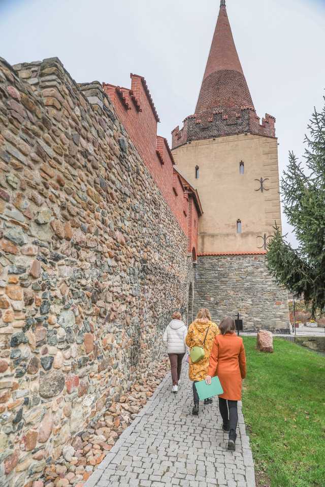 [FOTO] Gry terenowe w przedszkolu Na Orlej Polanie: nauka i zabawa w sercu Ziębic