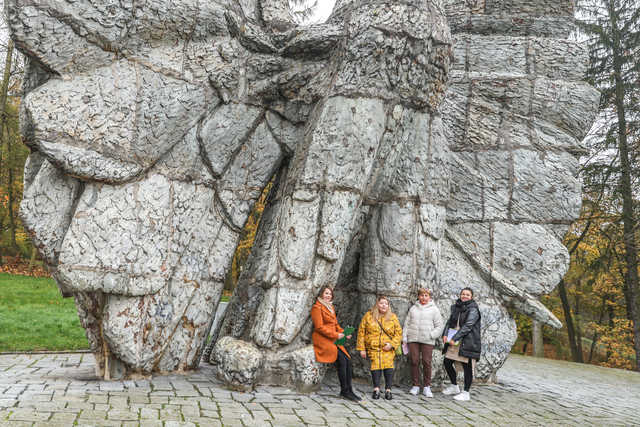 [FOTO] Gry terenowe w przedszkolu Na Orlej Polanie: nauka i zabawa w sercu Ziębic