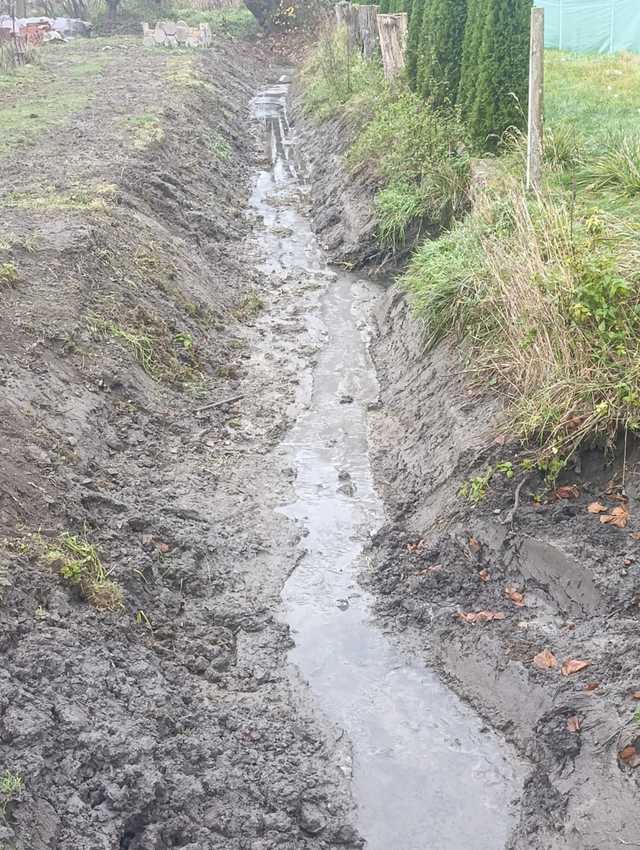 [FOTO] Trwają prace melioracyjne w gminie Kamieniec Ząbkowicki