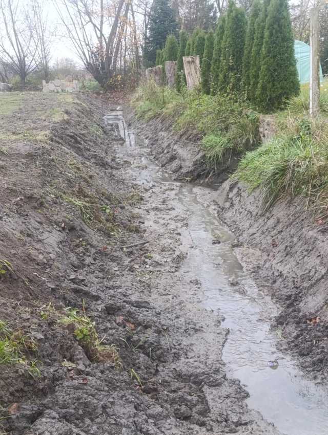 [FOTO] Trwają prace melioracyjne w gminie Kamieniec Ząbkowicki