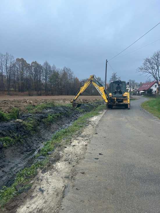 [FOTO] Trwają prace melioracyjne w gminie Kamieniec Ząbkowicki