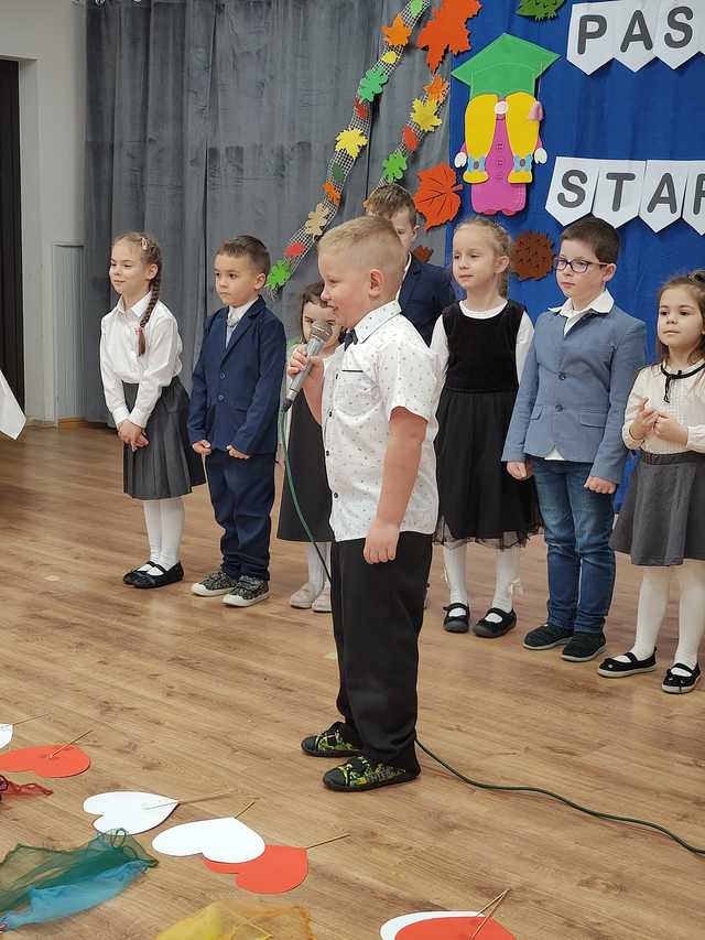 [FOTO] Przedszkolaki z Mąkolna pasowane na starszaka