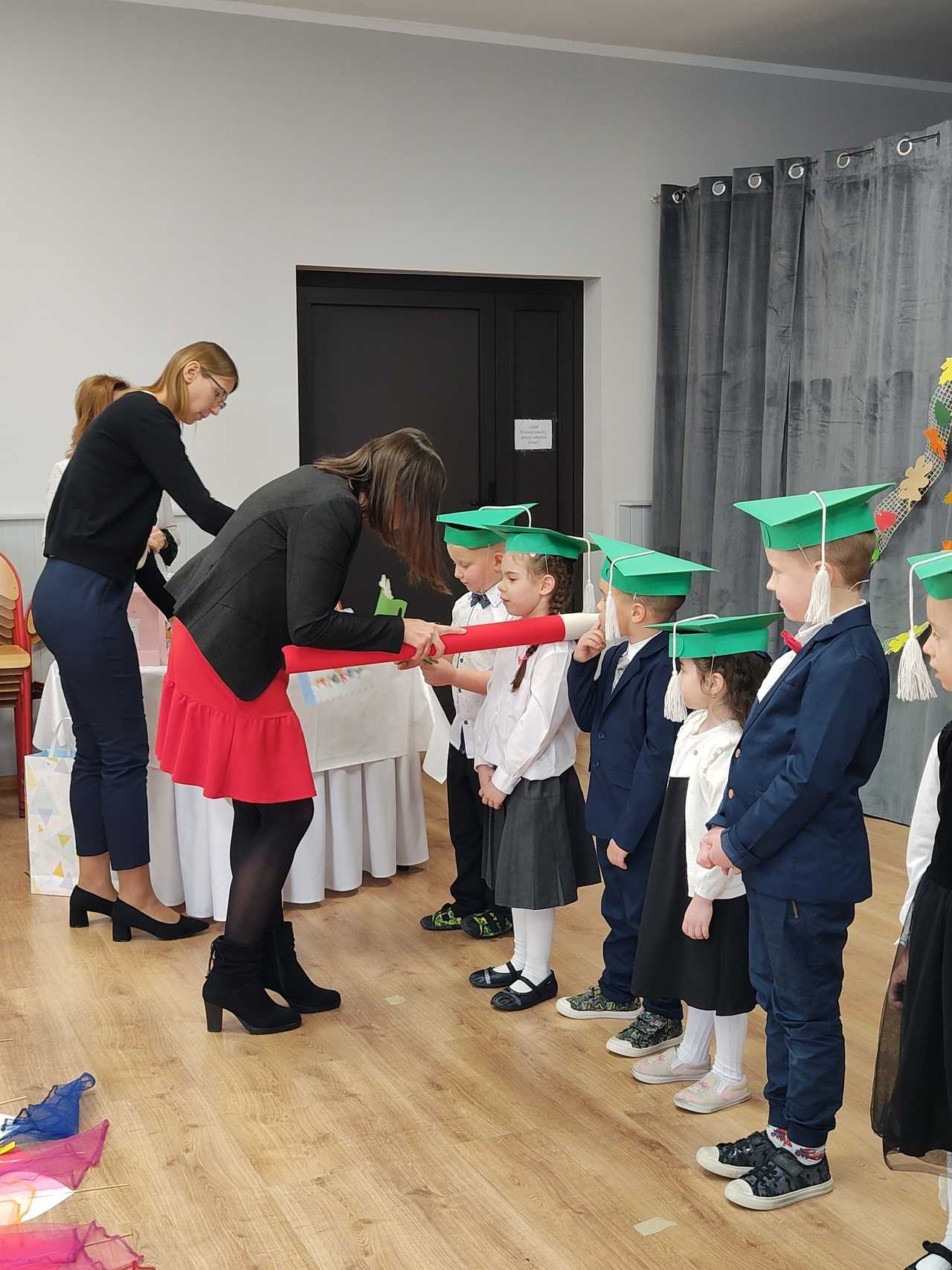 [FOTO] Przedszkolaki z Mąkolna pasowane na starszaka