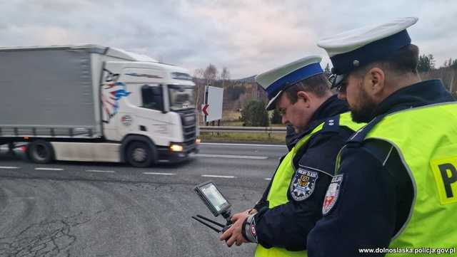 [WIDEO/FOTO] Tak wyglądały działania policjantów na DK8! Jakie wykroczenia ujawniano?