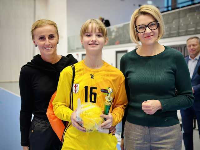 [FOTO] Szczypiornistki rywalizowały w Memoriale Janusza Kwaśnicy w Ziębicach