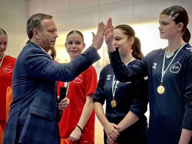 [FOTO] Szczypiornistki rywalizowały w Memoriale Janusza Kwaśnicy w Ziębicach