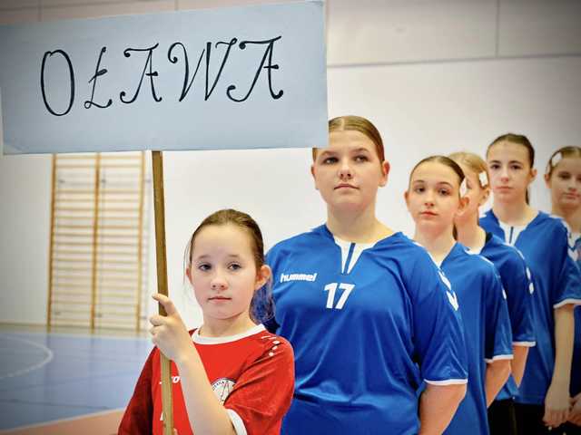 [FOTO] Szczypiornistki rywalizowały w Memoriale Janusza Kwaśnicy w Ziębicach