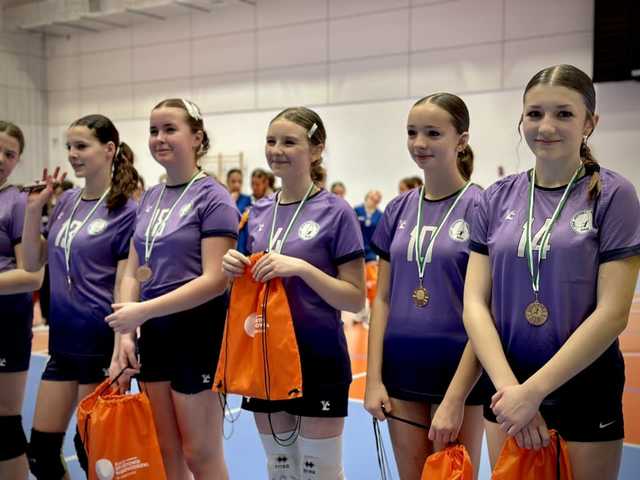 [FOTO] Szczypiornistki rywalizowały w Memoriale Janusza Kwaśnicy w Ziębicach