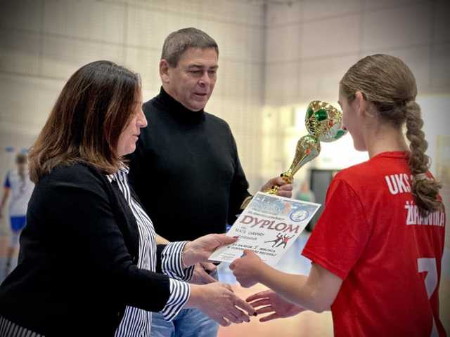 [FOTO] Szczypiornistki rywalizowały w Memoriale Janusza Kwaśnicy w Ziębicach