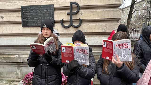 [FOTO] Uczniowie z Barda wizytowali u prezydenta Trzaskowskiego i kibicowali piłkarskiej reprezentacji