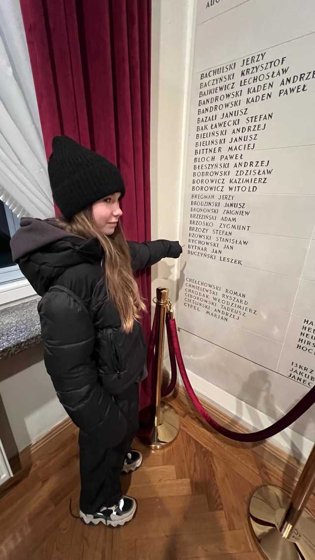 [FOTO] Uczniowie z Barda wizytowali u prezydenta Trzaskowskiego i kibicowali piłkarskiej reprezentacji