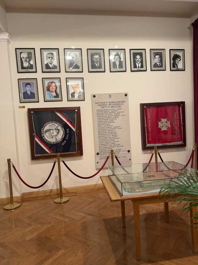 [FOTO] Uczniowie z Barda wizytowali u prezydenta Trzaskowskiego i kibicowali piłkarskiej reprezentacji