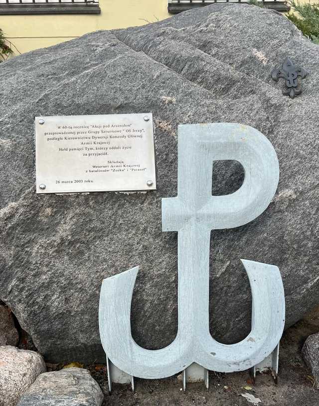 [FOTO] Uczniowie z Barda wizytowali u prezydenta Trzaskowskiego i kibicowali piłkarskiej reprezentacji