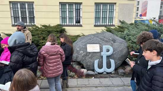 [FOTO] Uczniowie z Barda wizytowali u prezydenta Trzaskowskiego i kibicowali piłkarskiej reprezentacji