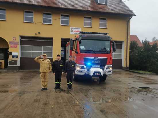 [FOTO] Mundurowi z naszego powiatu oddali hołd tragicznie zmarłemu policjantowi