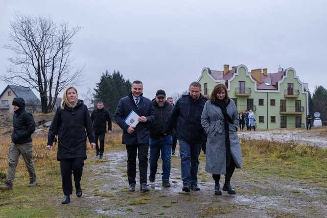 Kamieniec Ząbkowicki liderem w odbudowie po powodzi – nowe mieszkania dla mieszkańców
