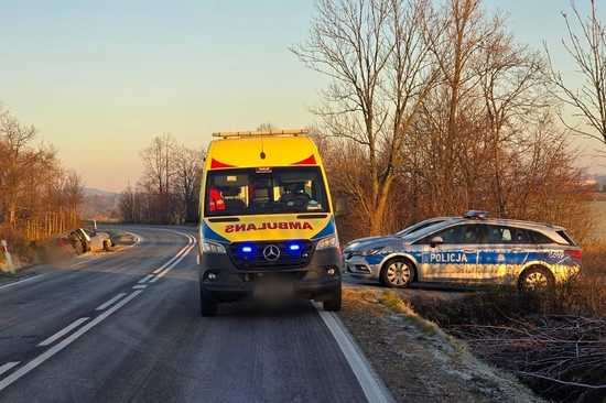 [FOTO] Niebezpieczny weekend na drogach: doszło aż do 8 zdarzeń!