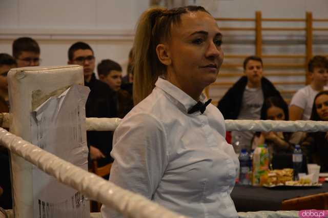 [FOTO,WIDEO] Charytatywna Mikołajkowa Gala bokserska dla Ali i Szymona