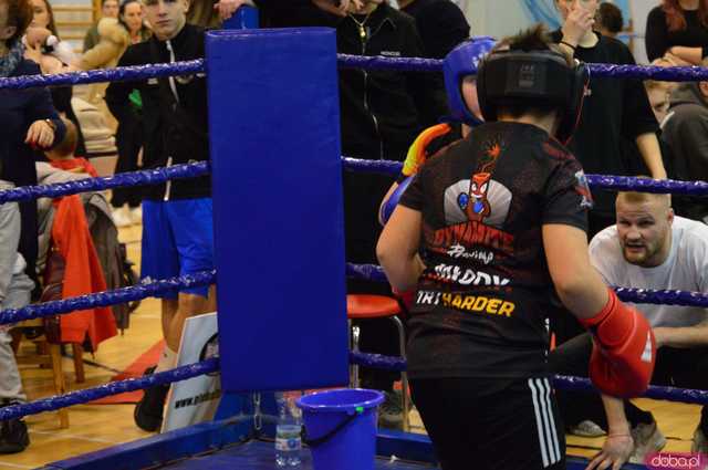 [FOTO,WIDEO] Charytatywna Mikołajkowa Gala bokserska dla Ali i Szymona