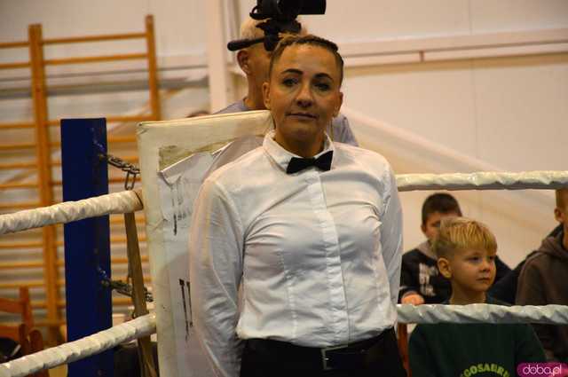 [FOTO,WIDEO] Charytatywna Mikołajkowa Gala bokserska dla Ali i Szymona
