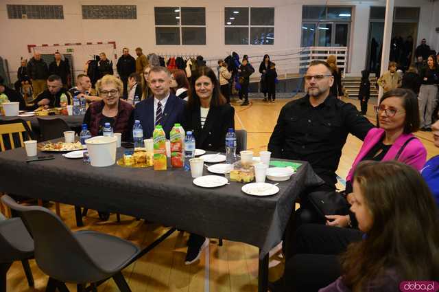 [FOTO,WIDEO] Charytatywna Mikołajkowa Gala bokserska dla Ali i Szymona